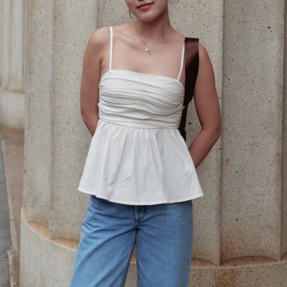 Little puffy flora cotton ruched top.